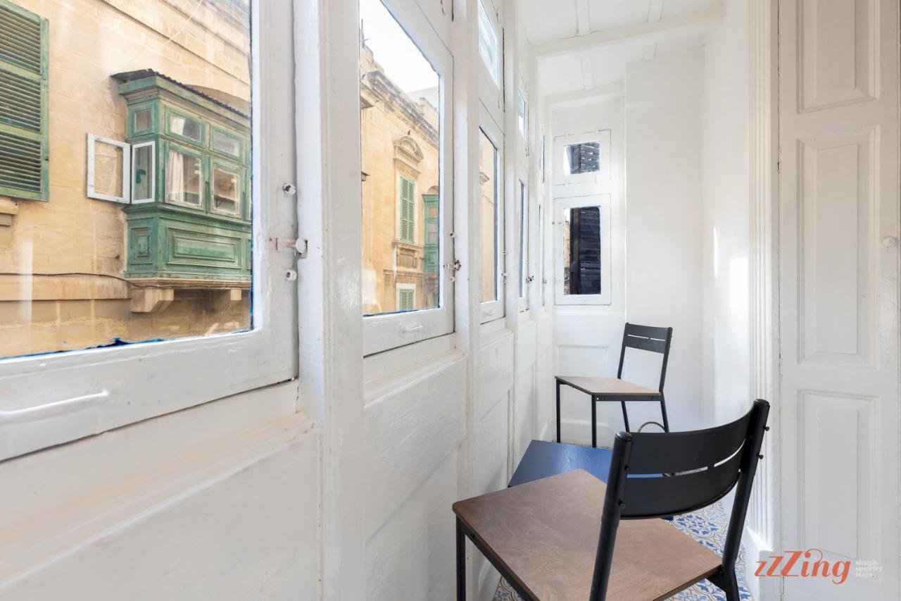 Apartment With Traditional Maltese Balcony In Valletta Appartement