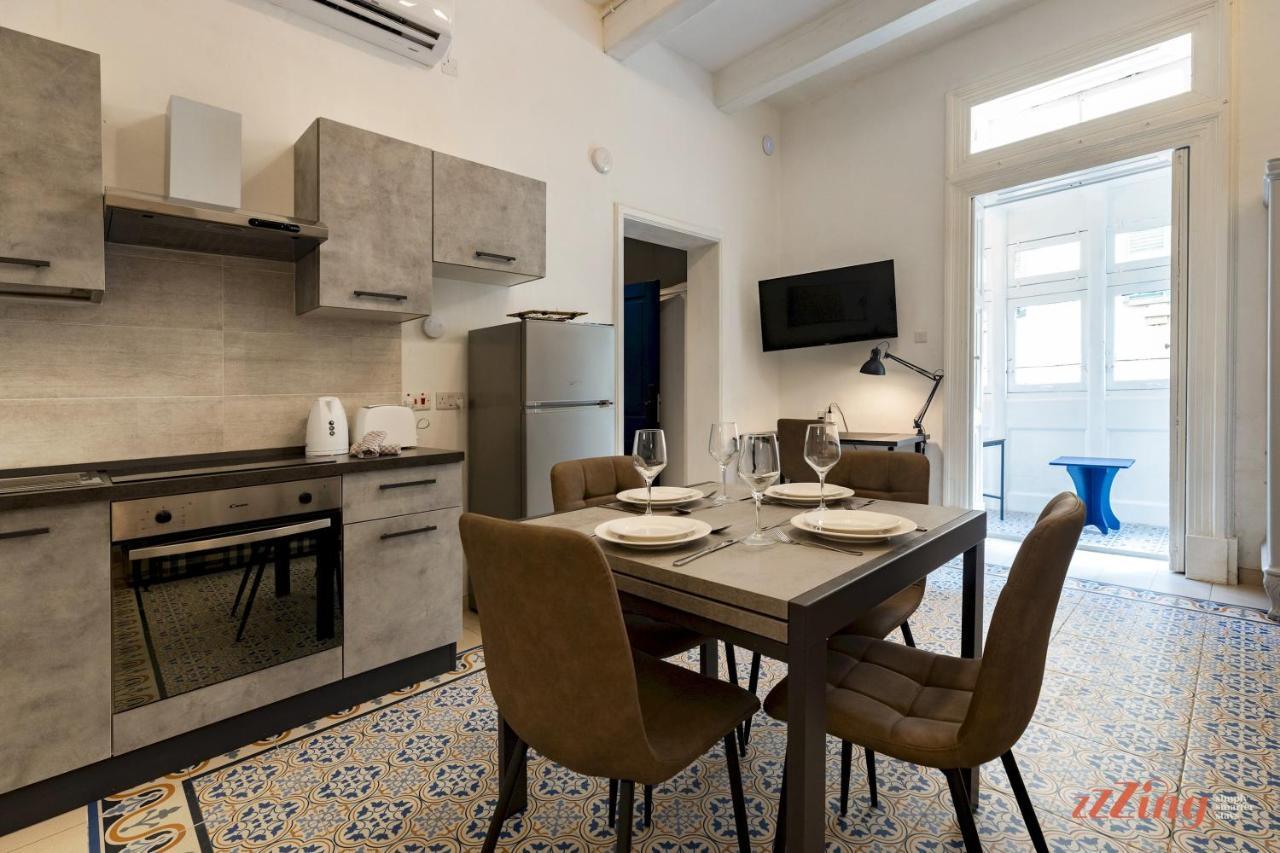Apartment With Traditional Maltese Balcony In Valletta Apartamento La Valeta