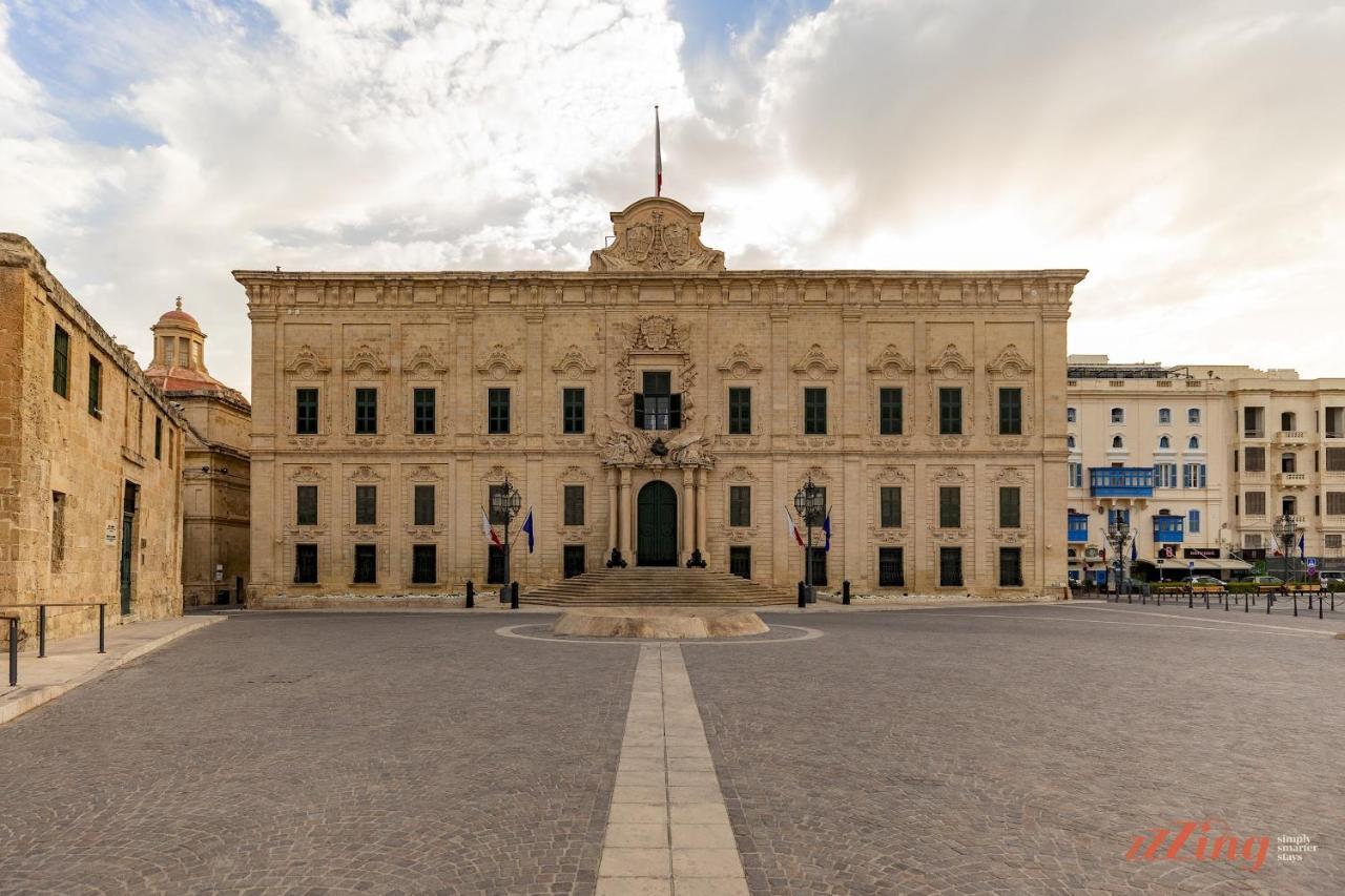 A In Malta's Capital * Валетта